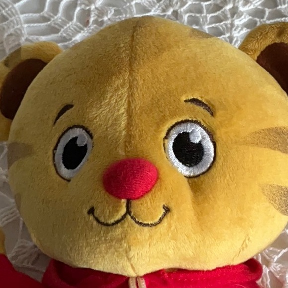 Daniel Tiger Neighborhood Hand Puppet PBS Mr. Rogers Neighborhood 2015 Plush - Picture 4 of 4